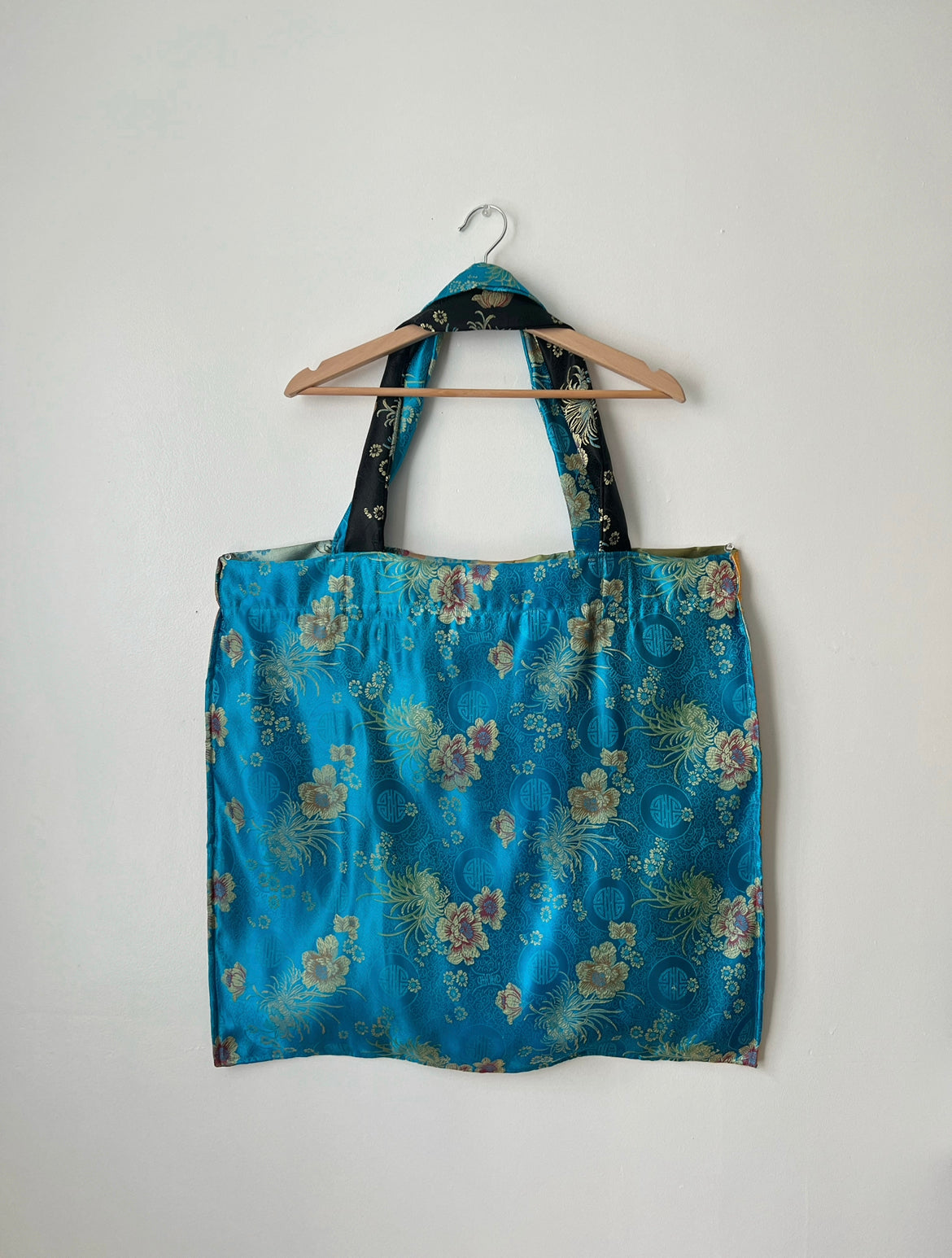 Reversible Overnight Tote (Paneled)